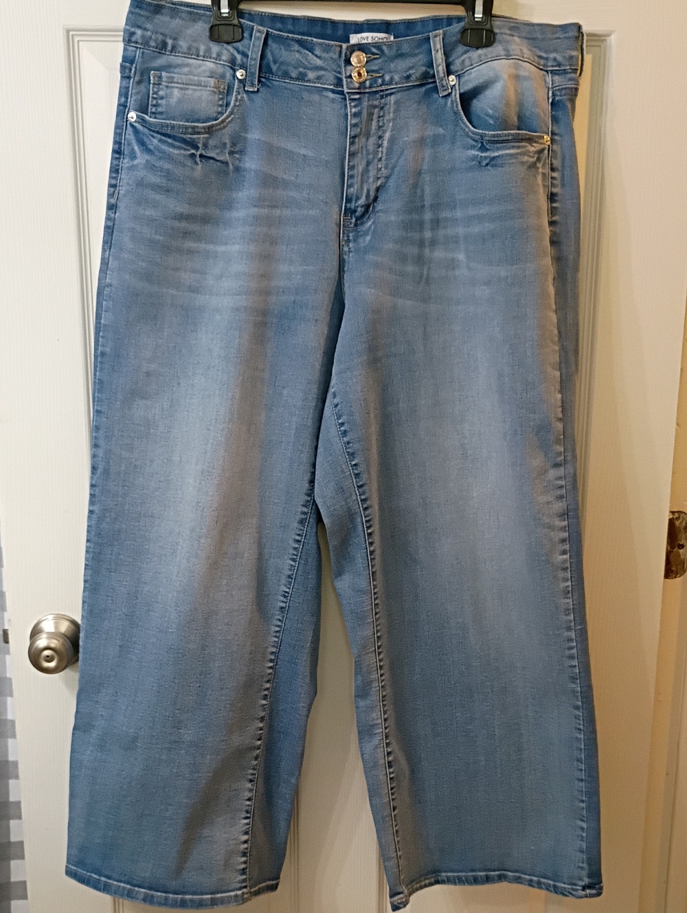 Light Wash Wide-Leg Jeans for Women by